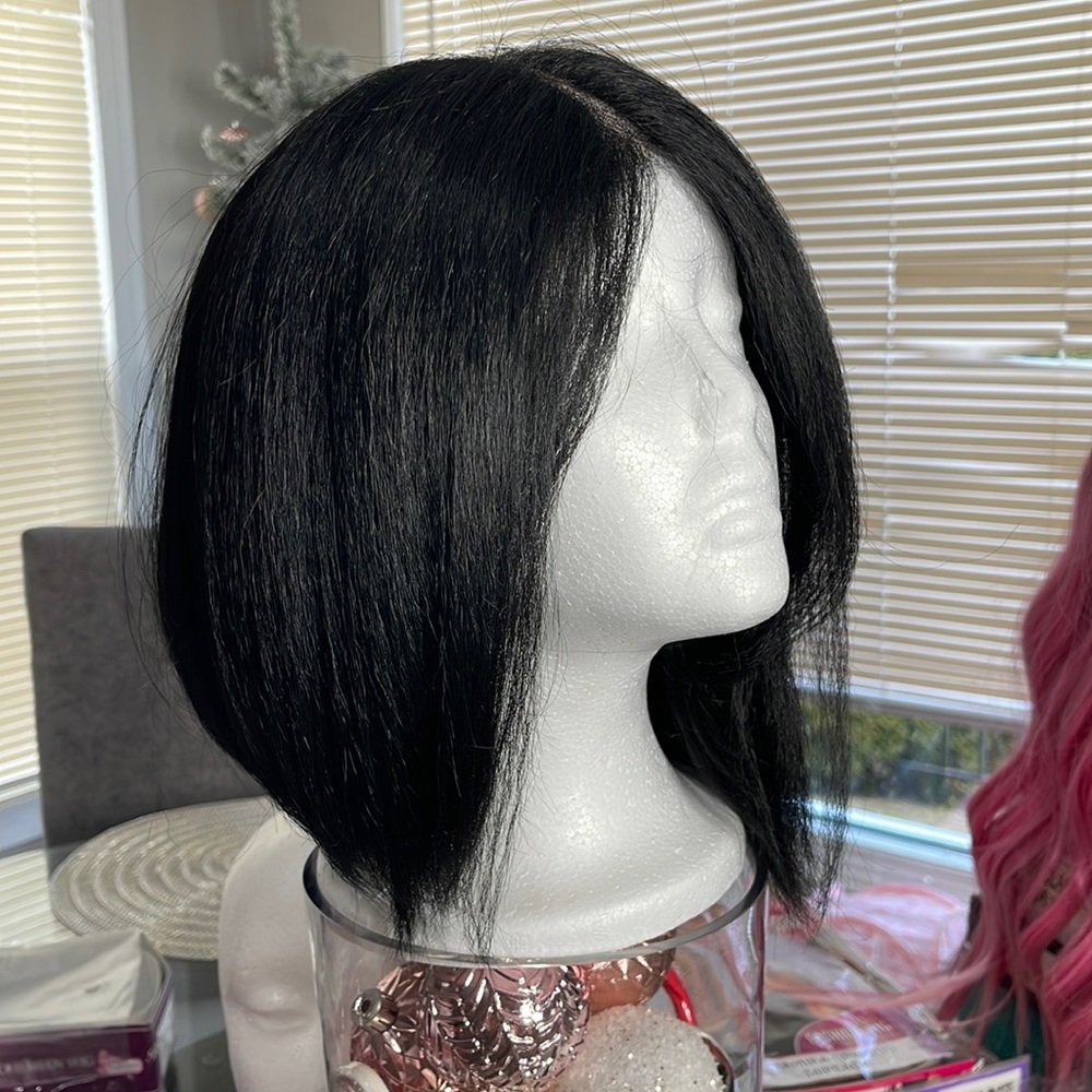 Black synthetic short bob lace wig